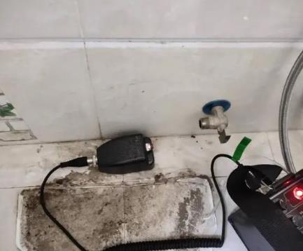 鸡西市屋顶漏水维修公司分享下卫生间漏水的危害及解决方法